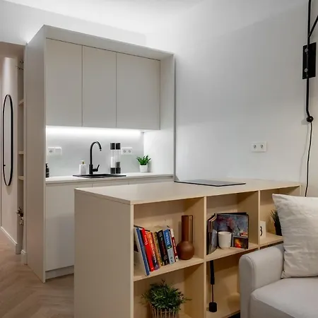 Limewash In Vrsovice By Days Apartamento *
